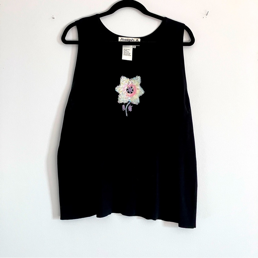 Joseph A. Women’s 3X sweater cami with awesome sequined flower with navy back